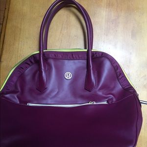 Large Lulu Lemon burgundy/purple Tote